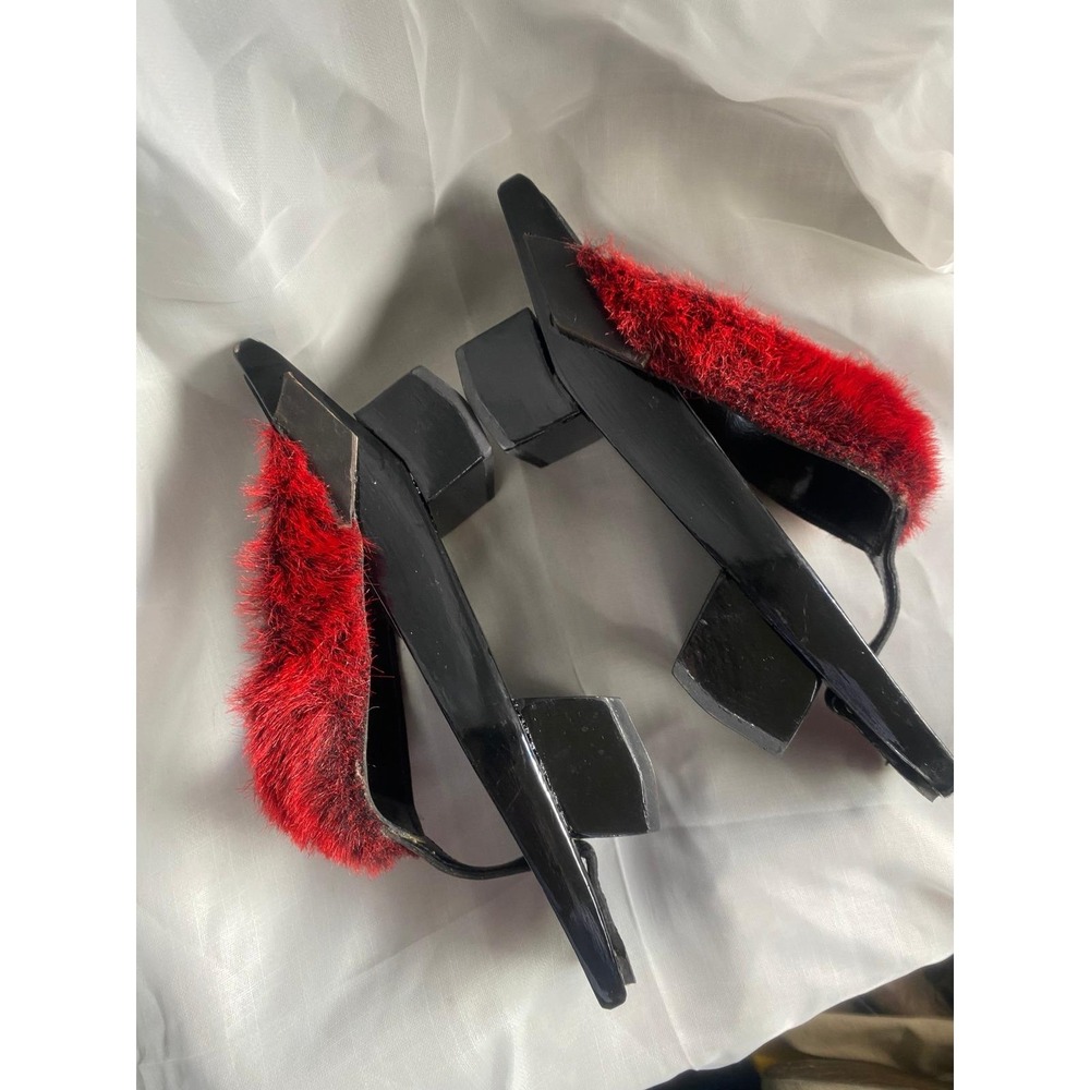 John Fluevog Red Fur Wood Geta Platform Sandals Black 36 6 Designer Luxury Bratz - Picture 5 of 9
